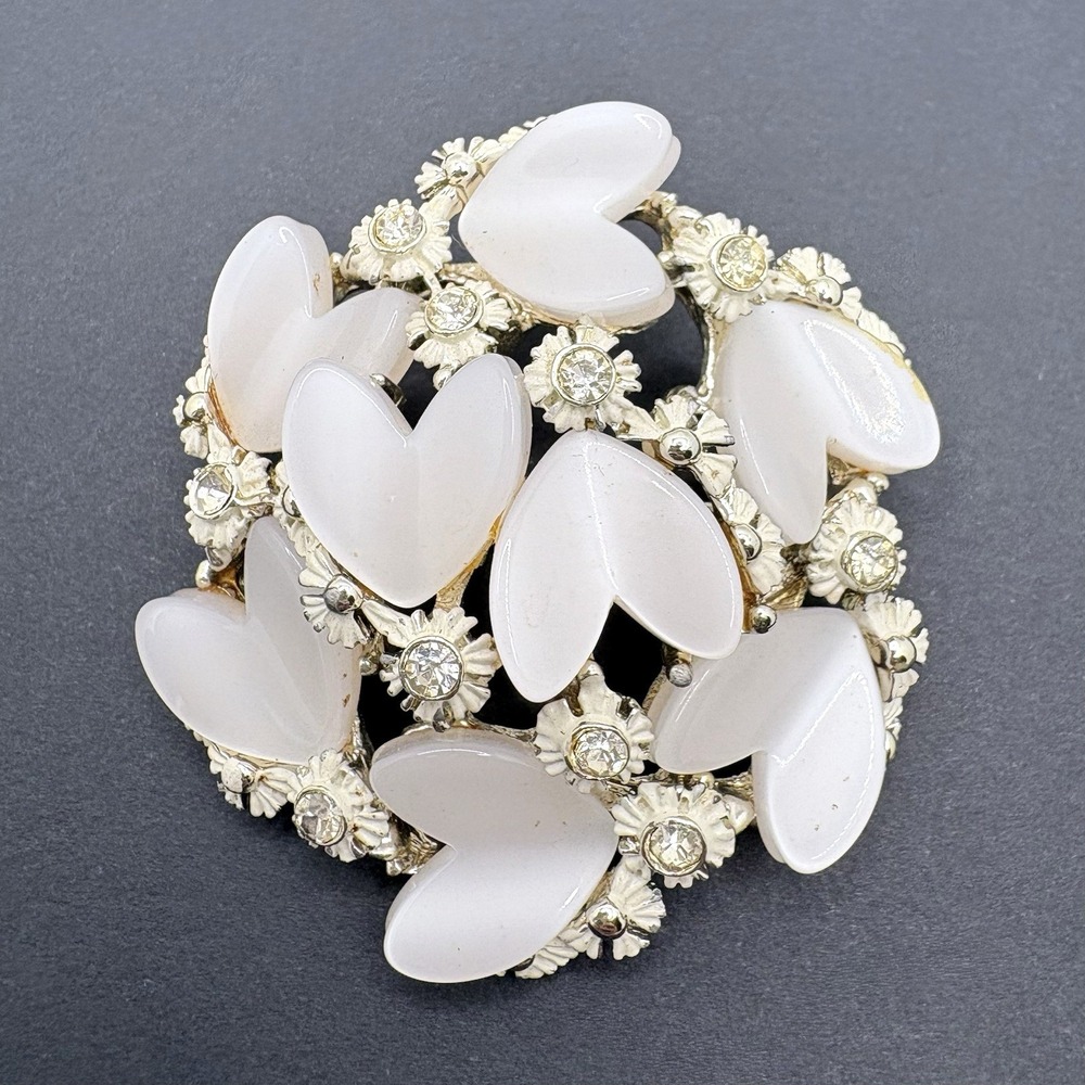Vintage BSK White Hearts & Floral Brooch Thermoset‎ Rhinestone Silver Tone MCM